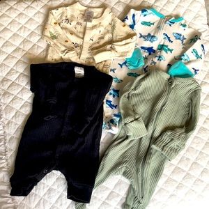 BUNDLE Newborn footie sleepers